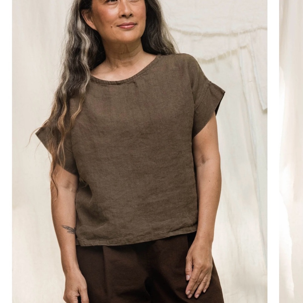 Elizabeth Suzann Georgia Tee olive green